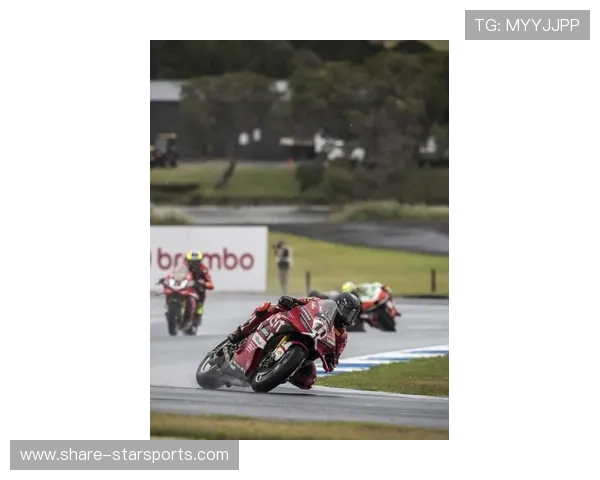 法尔科尼惊艳赛场夺冠 摩托GP新赛季战况全解析