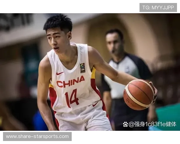 中国男篮备战新赛季显成效，年轻球员表现引发球迷热议